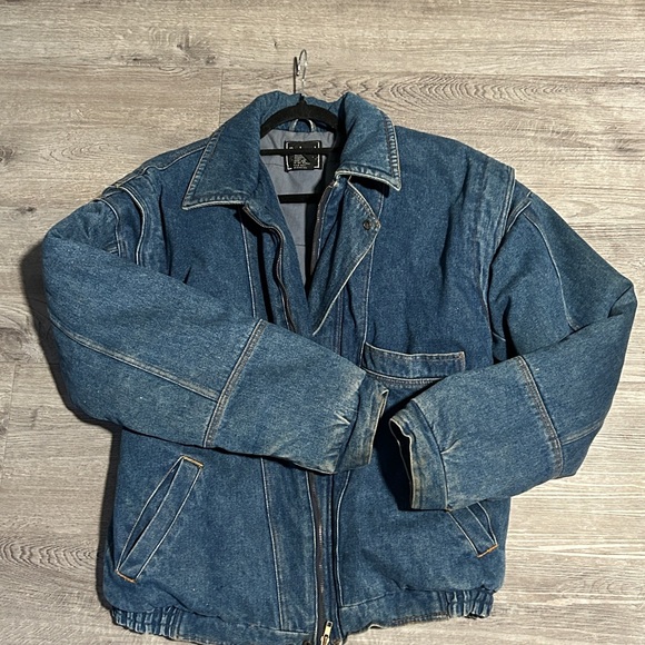 Oversized Blue Jean Jacket with Vintage-Inspired Style - Picture 3 of 6